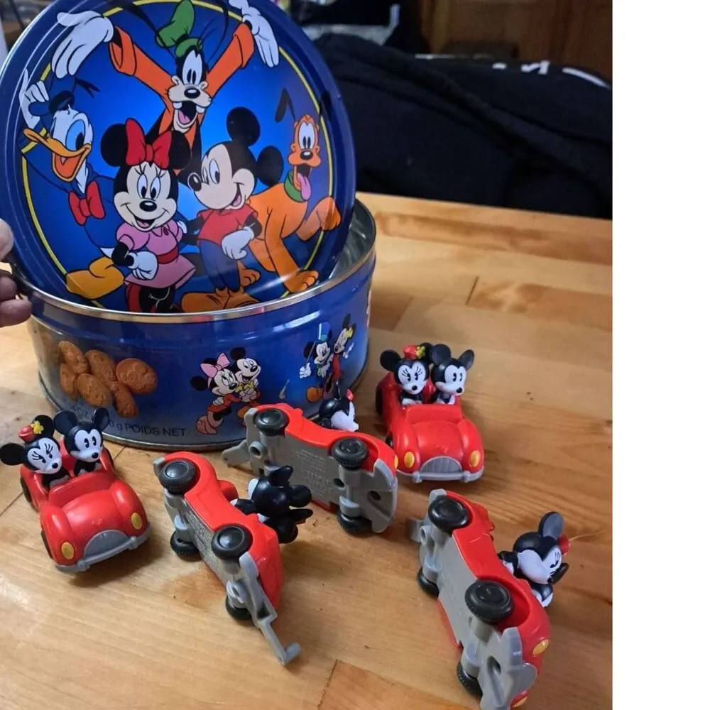 Adorable set of 5 Mickey Mouse & Minnie Mouse Runaway Rail in Collectors Tin